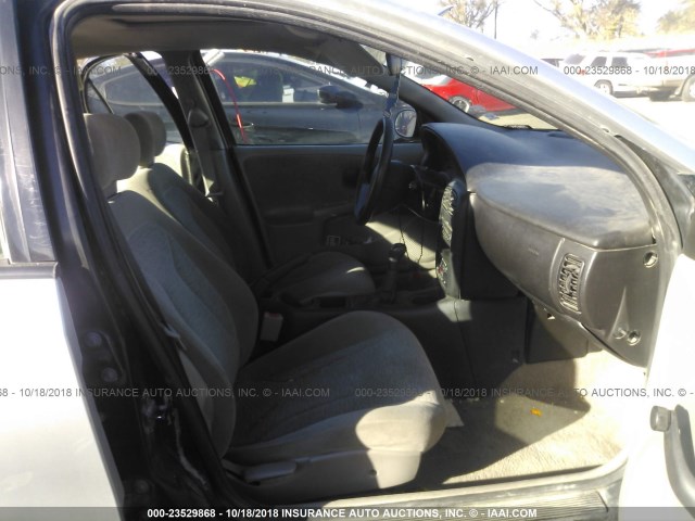 1G8ZF54822Z263070 - 2002 SATURN SL SILVER photo 5