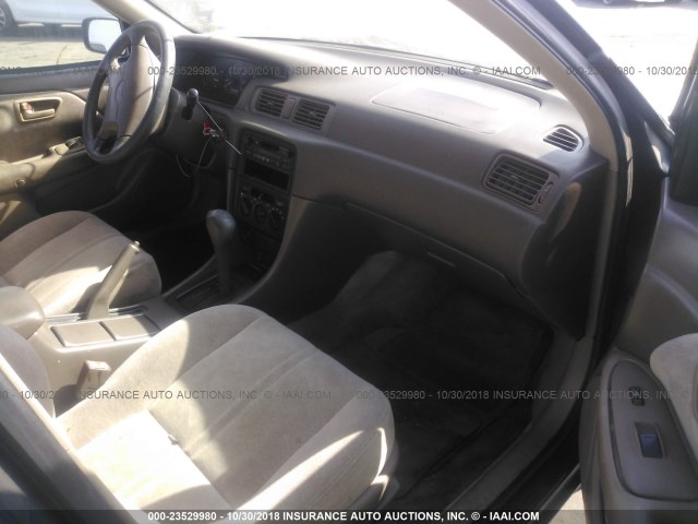 JT2BG22K7W0206304 - 1998 TOYOTA CAMRY CE/LE/XLE 绿色 照片 5