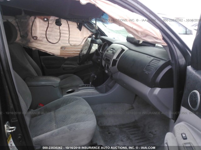 3TMLU4EN5AM052526 - 2010 TOYOTA TACOMA DOUBLE CAB 灰色 照片 5