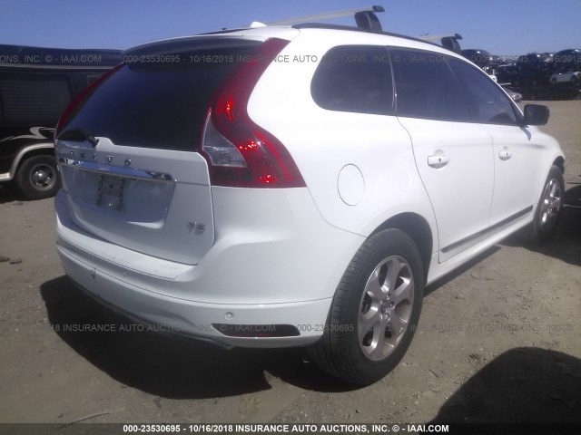 YV440MDJ3G2849594 - 2016 VOLVO XC60 T5 WHITE photo 4