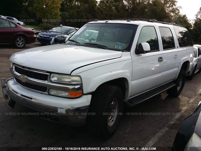 3GNGK26G04G272470 - 2004 CHEVROLET SUBURBAN K2500 WHITE photo 2