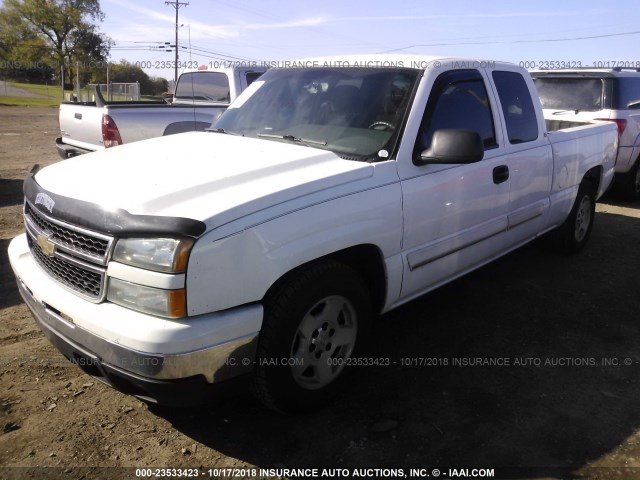 1GCEC19Z17Z173486 - 2007 CHEVROLET SILVERADO C1500 CLASSIC WHITE photo 2