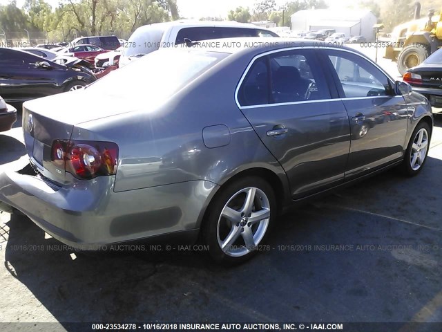 3VWRL7AJ8AM089780 - 2010 VOLKSWAGEN JETTA TDI GRAY photo 4