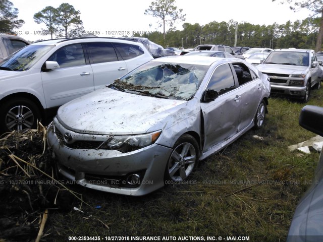 4T1BF1FK0DU222313 - 2013 TOYOTA CAMRY L/SE/LE/XLE 银色 照片 2