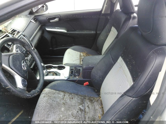 4T1BF1FK0DU222313 - 2013 TOYOTA CAMRY L/SE/LE/XLE 银色 照片 5