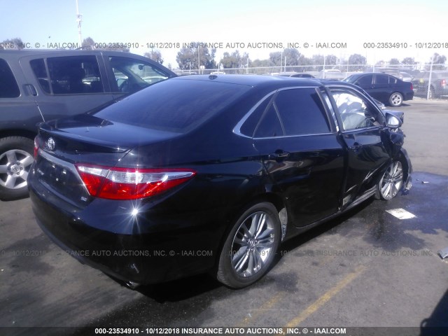 4T1BF1FK0HU451841 - 2017 TOYOTA CAMRY LE/XLE/SE/XSE 黑色 照片 4
