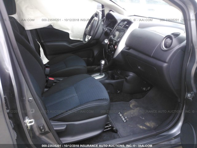 3N1CE2CP9JL352343 - 2018 NISSAN VERSA NOTE S/S PLUS/SV/SL/SR GRAY photo 5