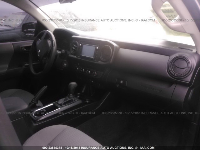 3TMCZ5AN0HM063814 - 2017 TOYOTA TACOMA DBL CAB/SR/TRDSPT/OR/PRO შავი ფოტო 5