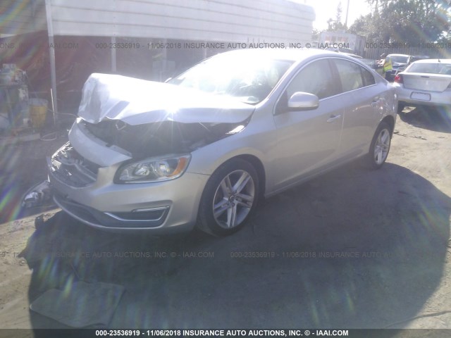 YV140MFB1F1316635 - 2015 VOLVO S60 PREMIER SILVER photo 2