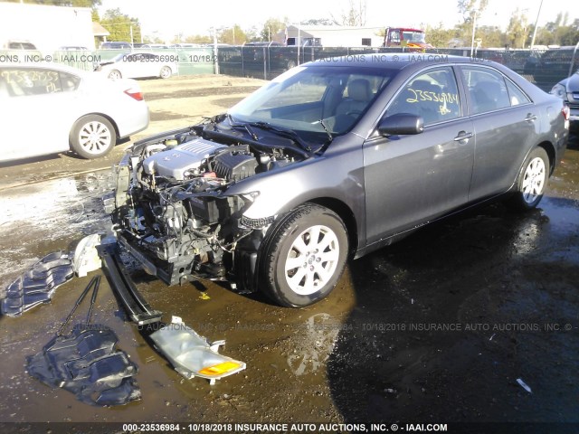 4T1BK46K97U521526 - 2007 TOYOTA CAMRY NEW GENERAT LE/XLE/SE GRAY photo 2