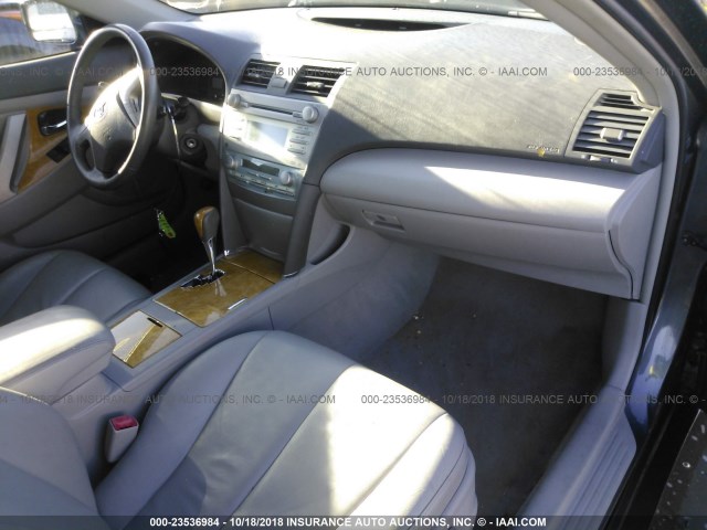 4T1BK46K97U521526 - 2007 TOYOTA CAMRY NEW GENERAT LE/XLE/SE GRAY photo 5