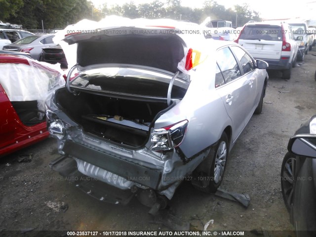 4T1BF1FK9DU640031 - 2013 TOYOTA CAMRY L/SE/LE/XLE ვერცხლისფერი ფოტო 4