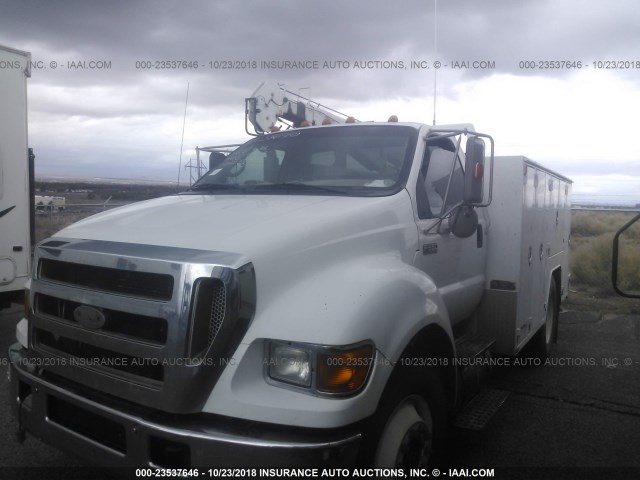 3FRWF65R47V489333 - 2007 FORD F650 SUPER DUTY WHITE photo 2