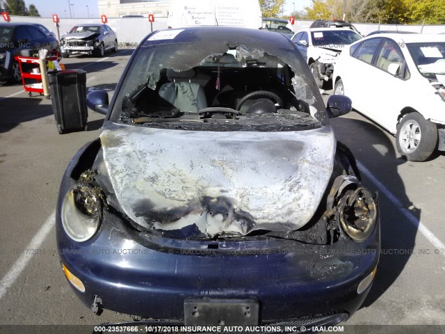 3VWBS21C81M421810 - 2001 VOLKSWAGEN NEW BEETLE GL 蓝色 照片 6