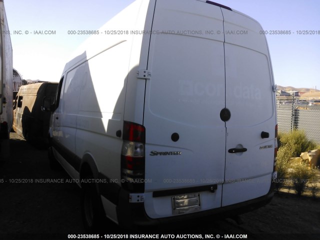 WD3PF3CC5B5548029 - 2011 MERCEDES-BENZ SPRINTER 3500 WHITE photo 3