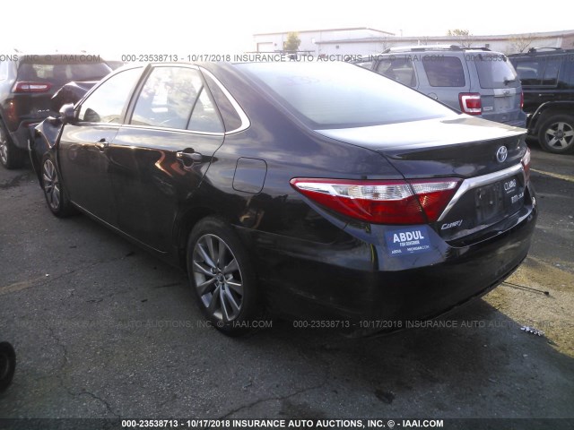 4T1BD1FK3HU213942 - 2017 TOYOTA CAMRY HYBRID/LE/XLE/SE BLACK photo 3