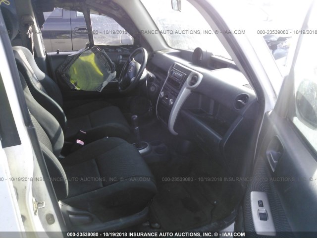 JTLKT334X50180504 - 2005 TOYOTA SCION XB Ақ фото 5