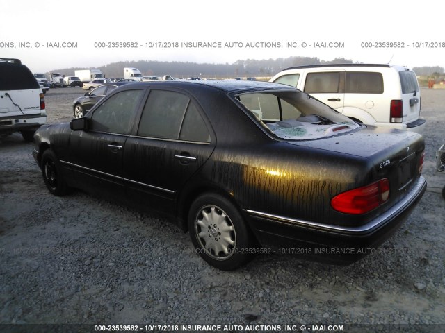 WDBJF65H9XA797307 - 1999 MERCEDES-BENZ E 320 BLACK photo 3