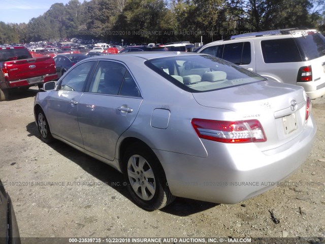4T1BF3EK1BU647386 - 2011 TOYOTA CAMRY SE/LE/XLE ვერცხლისფერი ფოტო 3