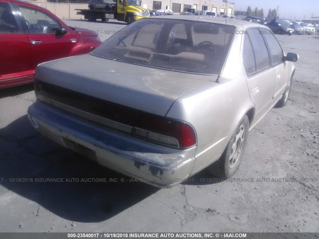 JN1HJ01P5NT614885 - 1992 NISSAN MAXIMA GXE BROWN photo 4