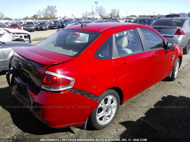 1FAHP35N58W251373 - 2008 FORD FOCUS SE/SEL/SES RED photo 4