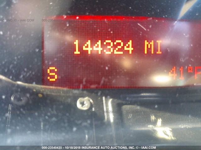 2G2WS522041284146 - 2004 PONTIAC GRAND PRIX GT2 ნაცრისფერი ფოტო 7