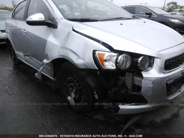 1G1JA5SH5E4236749 - 2014 CHEVROLET SONIC LS 银色 照片 6