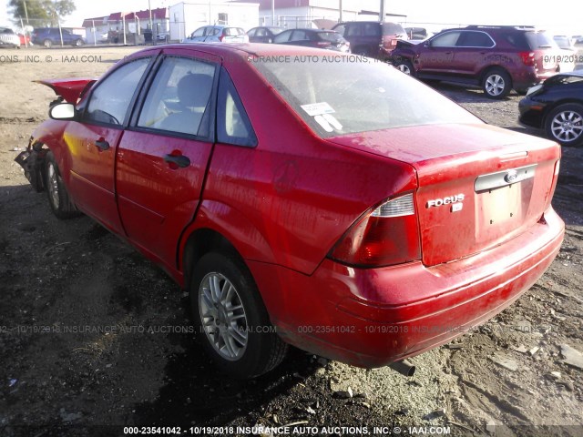 1FAHP34N87W204127 - 2007 FORD FOCUS ZX4/S/SE/SES RED photo 3