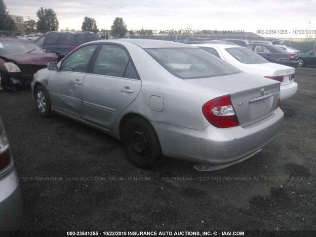 4T1BE32K62U071351 - 2002 TOYOTA CAMRY LE/XLE/SE Gümüş foto 3