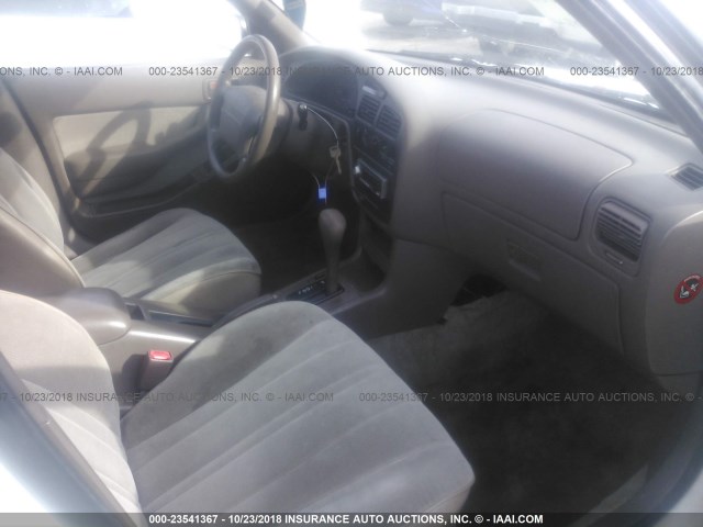 JT2BG12K9T0348577 - 1996 TOYOTA CAMRY DX/LE/XLE თეთრი ფოტო 5