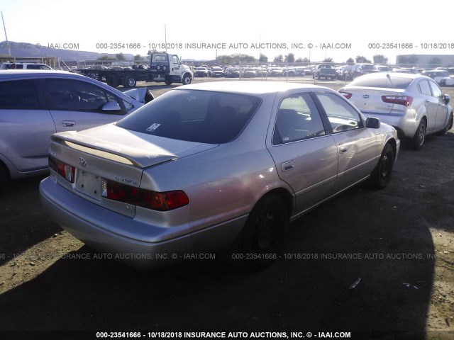 4T1BF22K41U960879 - 2001 TOYOTA CAMRY LE/XLE 棕色 照片 4