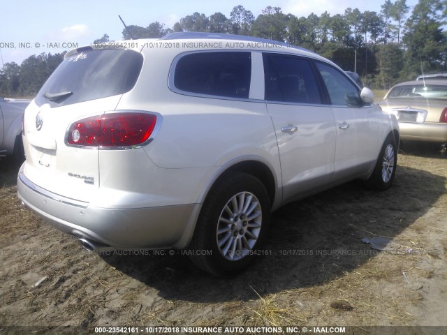 5GAER23728J298011 - 2008 BUICK ENCLAVE CXL WHITE photo 4