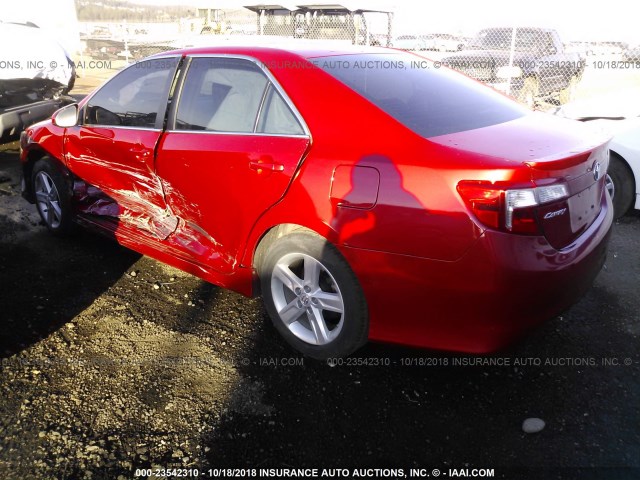 4T1BF1FK6CU583043 - 2012 TOYOTA CAMRY SE/LE/XLE წითელი ფოტო 3