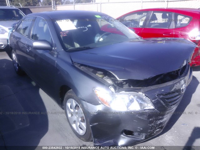 4T1BE46K49U836261 - 2009 TOYOTA CAMRY SE/LE/XLE SILVER photo 1
