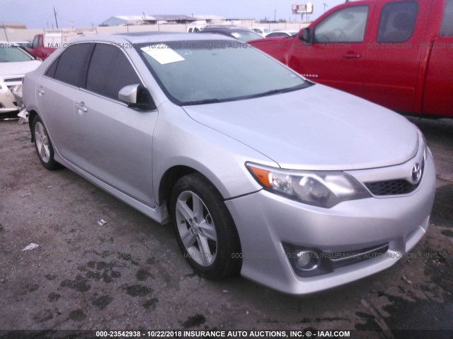 4T1BF1FK3DU267505 - 2013 TOYOTA CAMRY L/SE/LE/XLE Gümüş foto 1
