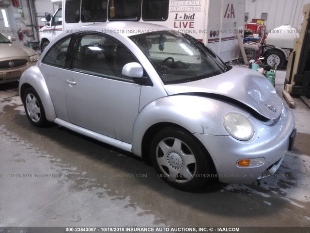 3VWBB61C8WM012267 - 1998 VOLKSWAGEN NEW BEETLE 银色 照片 1