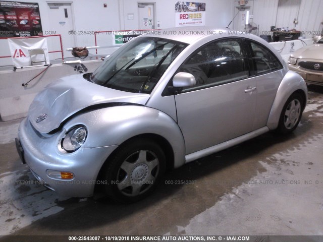 3VWBB61C8WM012267 - 1998 VOLKSWAGEN NEW BEETLE 银色 照片 2