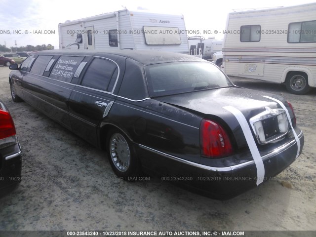 1L1FM81W1YY845322 - 2000 LINCOLN TOWN CAR EXECUTIVE BLACK photo 3