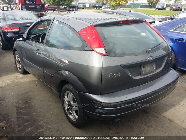 3FAFP31364R116427 - 2004 FORD FOCUS ZX3 GRAY photo 3