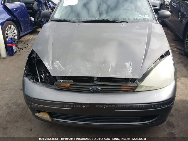 3FAFP31364R116427 - 2004 FORD FOCUS ZX3 GRAY photo 6