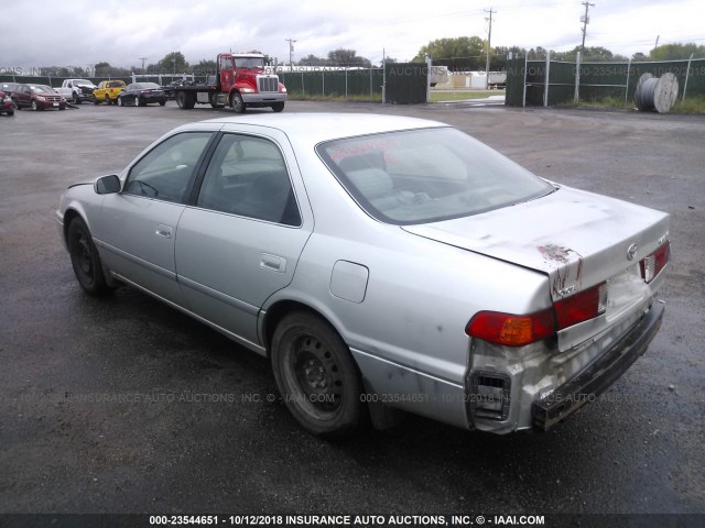 JT2BG22K2Y0418711 - 2000 TOYOTA CAMRY CE/LE/XLE 银色 照片 3