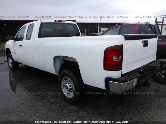 1GC2CVCG2DZ379686 - 2013 CHEVROLET SILVERADO C2500 HEAVY DUTY WHITE photo 3