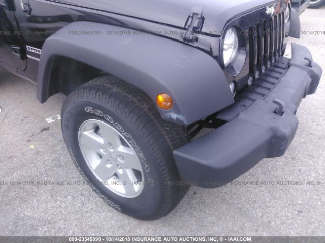 1C4GJWAG2JL921677 - 2018 JEEP WRANGLER SPORT 黑色 照片 6