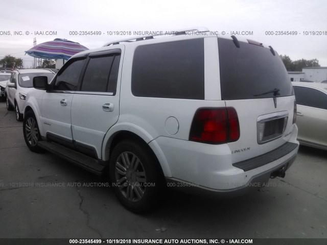 5LMFU27R43LJ51367 - 2003 LINCOLN NAVIGATOR Biały zdjęcie 3