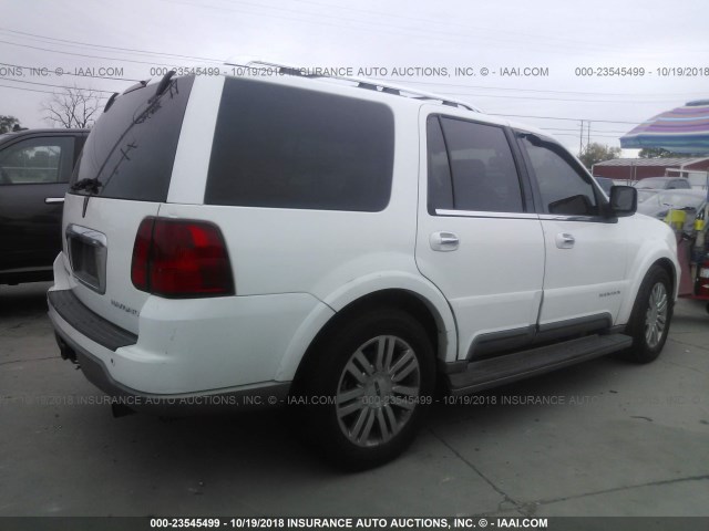 5LMFU27R43LJ51367 - 2003 LINCOLN NAVIGATOR Biały zdjęcie 4