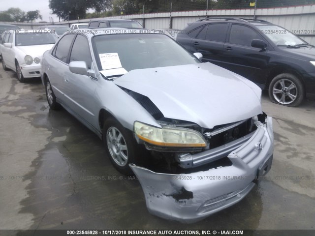 1HGCG567X2A041311 - 2002 HONDA ACCORD SE SILVER photo 1