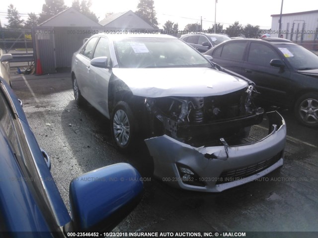 4T1BF1FK4EU358333 - 2014 TOYOTA CAMRY L/SE/LE/XLE 银色 照片 1