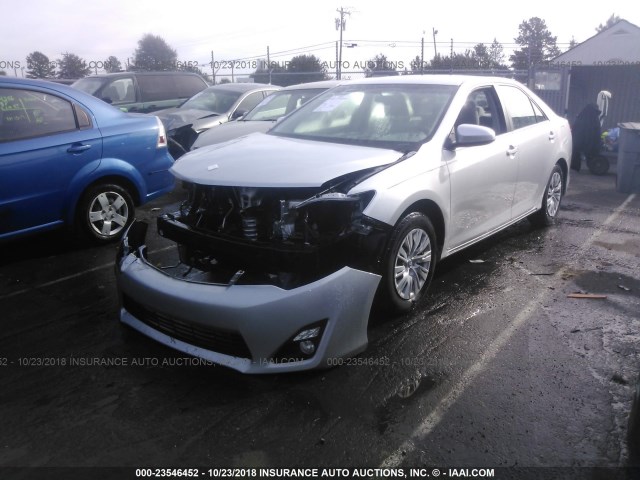 4T1BF1FK4EU358333 - 2014 TOYOTA CAMRY L/SE/LE/XLE 银色 照片 2