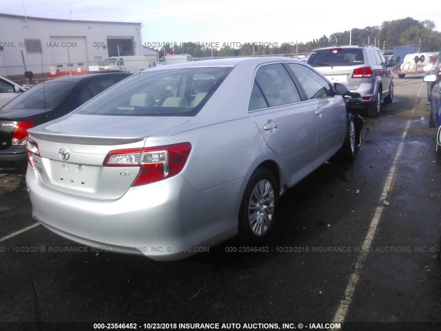 4T1BF1FK4EU358333 - 2014 TOYOTA CAMRY L/SE/LE/XLE 银色 照片 4