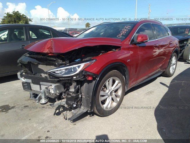 SJKCH5CP2JA048877 - 2018 INFINITI QX30 LUXURY/PREMIUM/SPORT RED photo 2